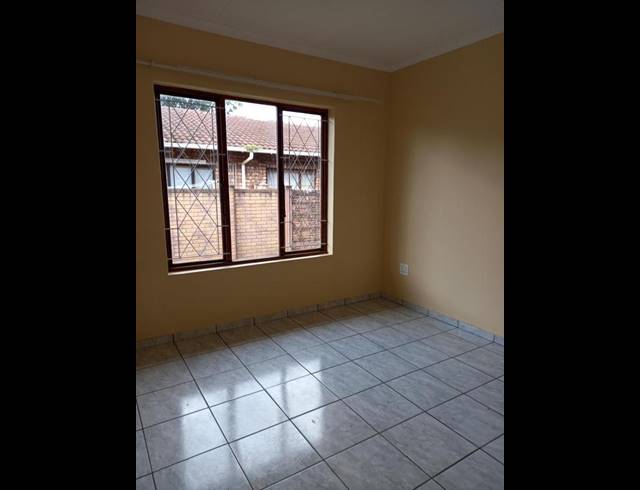 2 BEDROOM PROPERTY TO RENT IN BIRDSWOOD